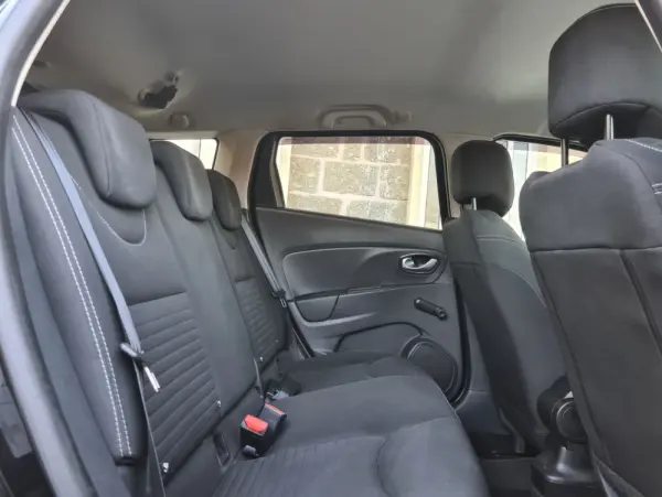 Renault Clio Sport Tourer Outro 7