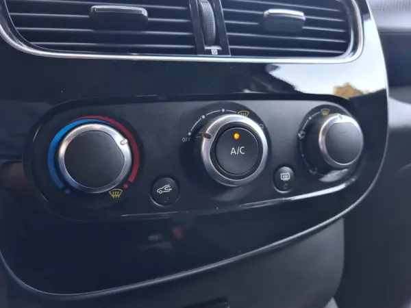 Renault Clio Sport Tourer Outro 23