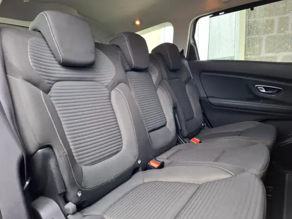 Renault Grand Scénic 1.5 dCi Dynamique S SS 12