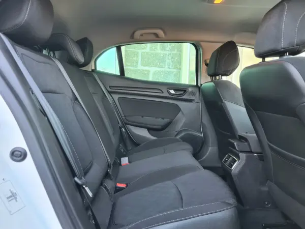 Renault Mégane BLUE dCi 115 LIMITED 9