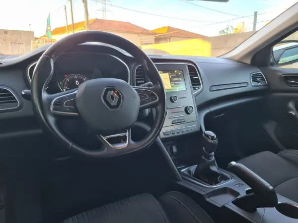 Renault Mégane Sport Tourer BLUE dCi 115 ZEN 13