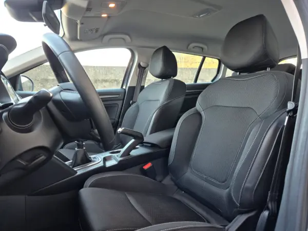 Renault Mégane Sport Tourer 1.5 Blue dCi Zen 14