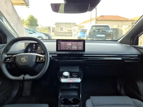 MG MG4 64 kWh Comfort 19