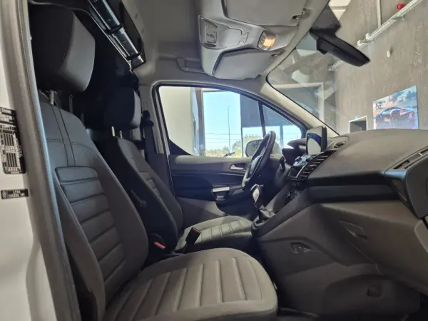 Ford Transit Connect Outro 15