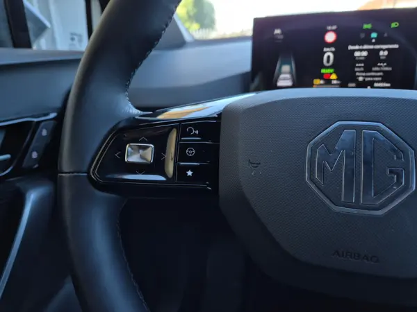 MG MG4 64 kWh Luxury 21