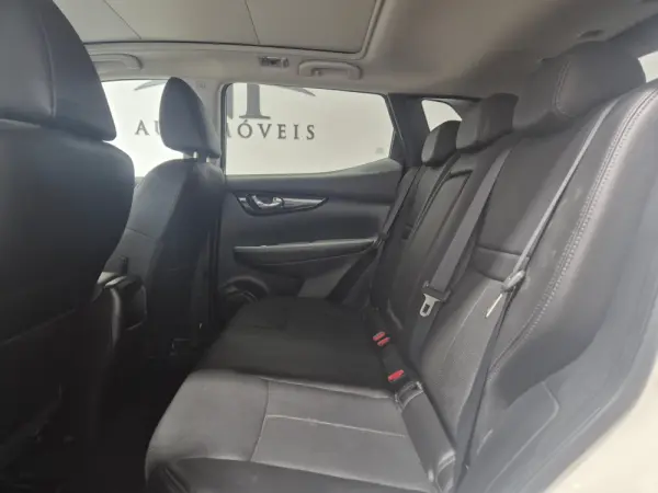 Nissan Qashqai 1.5 dCi Tekna Premium 11