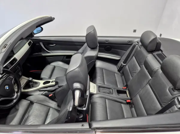 BMW 320 i Cabrio 14