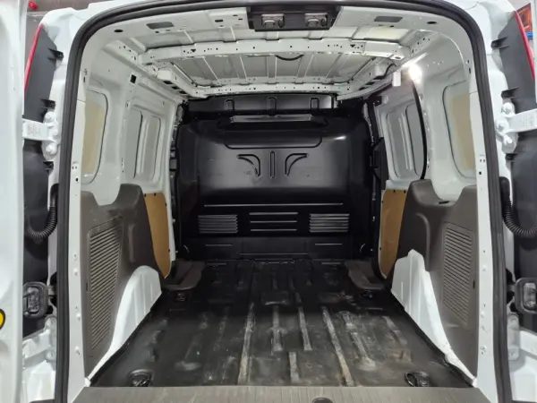 Ford Transit Connect Outro 10