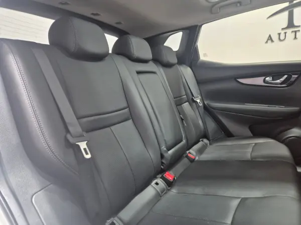 Nissan Qashqai 1.5 dCi Tekna Premium 8