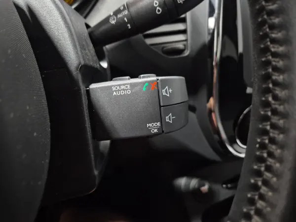 Renault Captur ENERGY TCe 120 EDC Intens 23