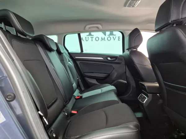 Renault Mégane Sport Tourer 1.5 Blue dCi Intens 8