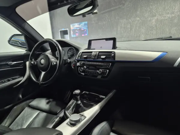 BMW 116 i Pack M 21