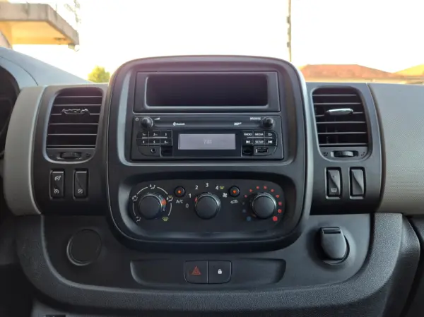 Renault Trafic 1.6 dCi L1H1 1.0T 21