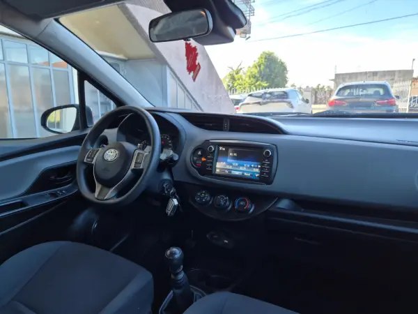 Toyota Yaris 1.5 VVT-i Active 17