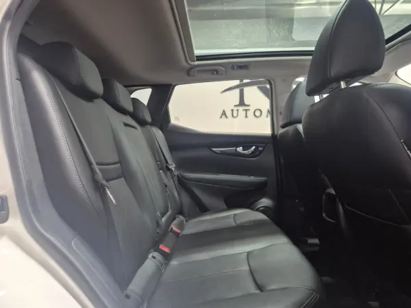 Nissan Qashqai 1.5 dCi Tekna Premium 7