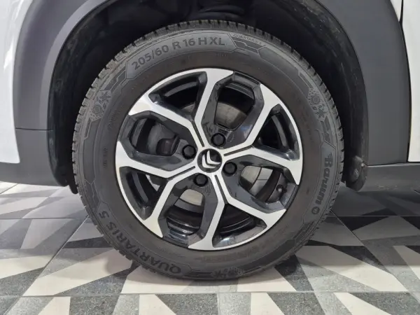 Citroen C3 Aircross 1.2 PureTech Shine 8