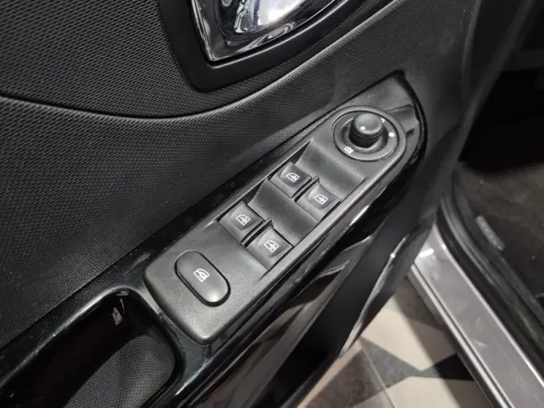 Renault Captur ENERGY TCe 120 EDC Intens 32