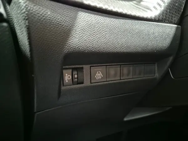 Peugeot 208 1.5 BlueHDi Allure 33