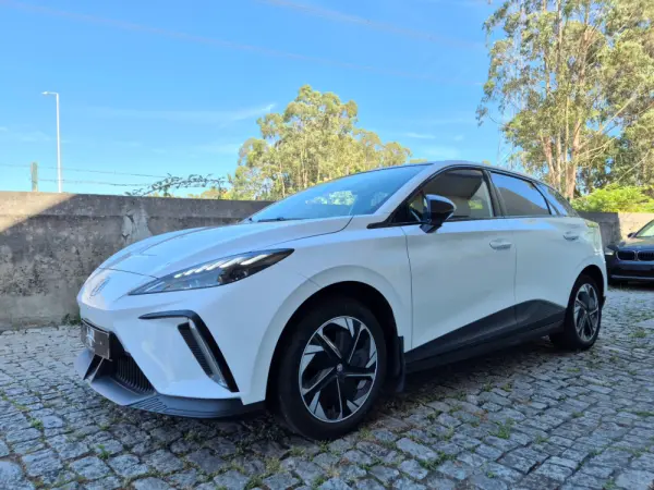 MG MG4 64 kWh Luxury 1