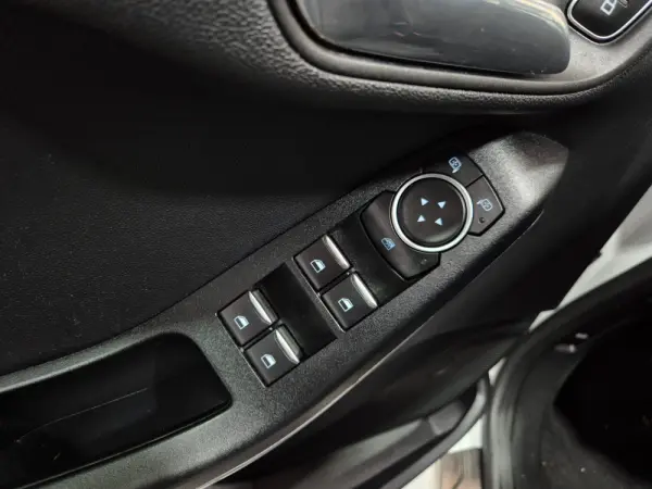 Ford Fiesta 1.0 EcoBoost S&S ACTIVE X 28