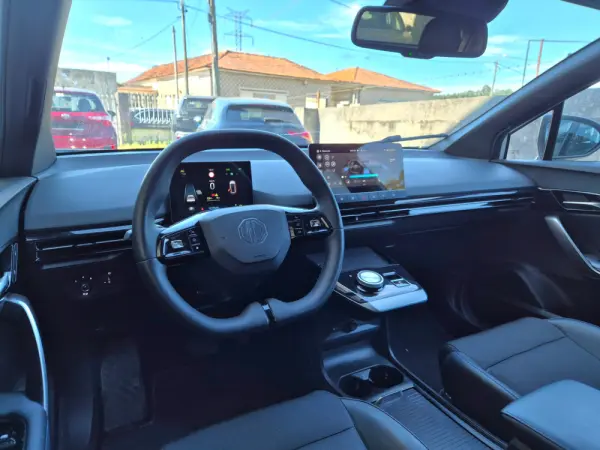 MG MG4 64 kWh Luxury 17
