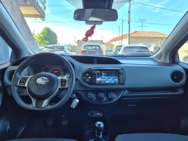 Toyota Yaris 1.5 VVT-i Active 16