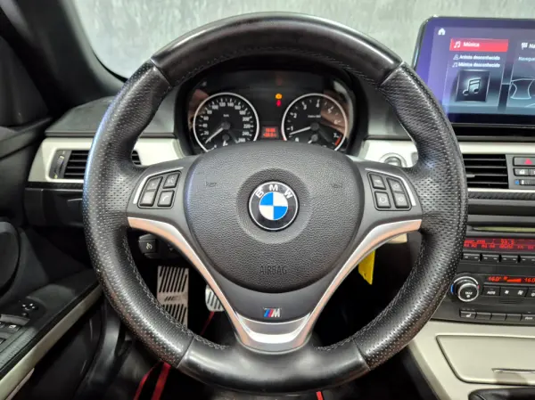 BMW 320 i Cabrio 27