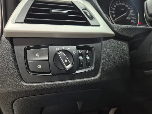 BMW 318 d Aut. 25