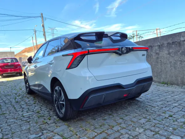 MG MG4 64 kWh Luxury 2