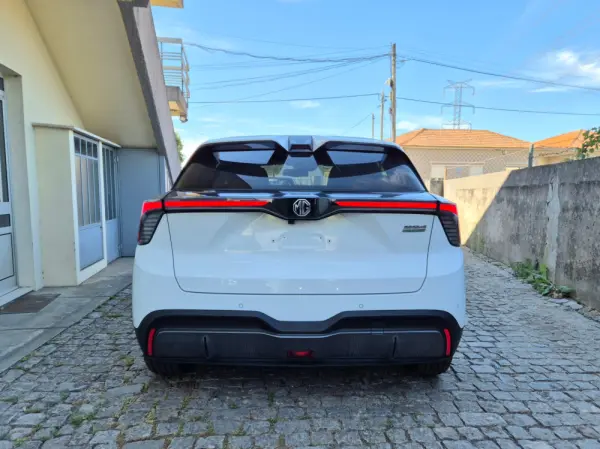 MG MG4 64 kWh Luxury 4