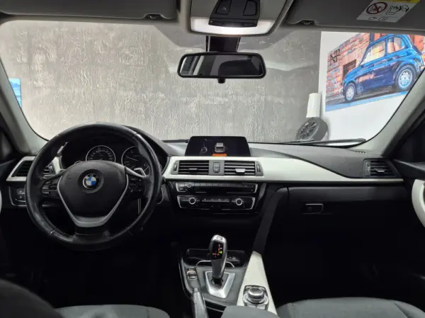 BMW 318 d Aut. 13