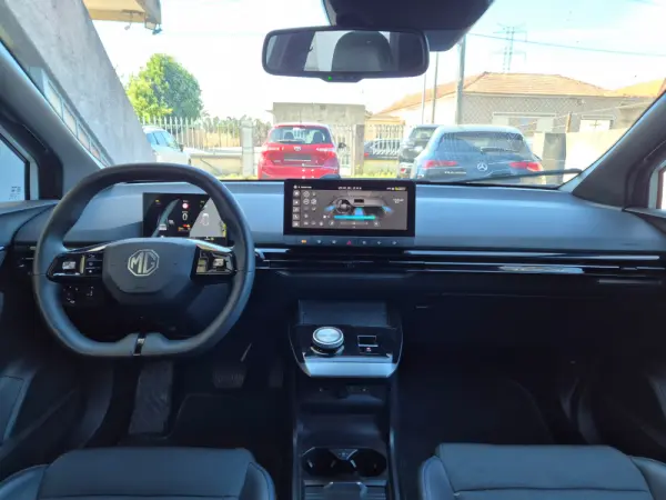 MG MG4 64 kWh Luxury 18