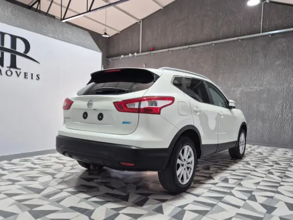 Nissan Qashqai 1.5 dCi Tekna Premium 4