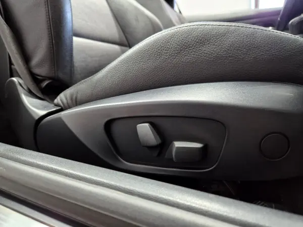 BMW 320 i Cabrio 36
