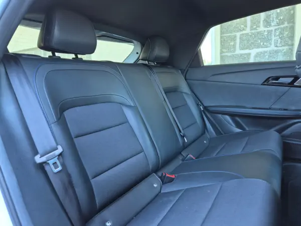 MG MG4 64 kWh Luxury 11