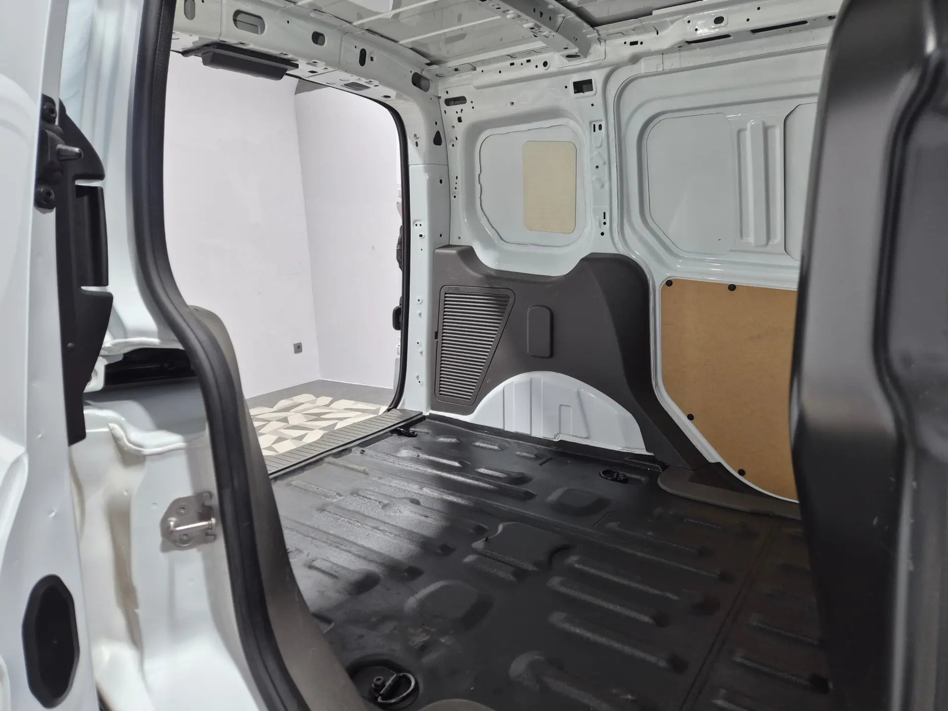Ford Transit Connect Outro 14