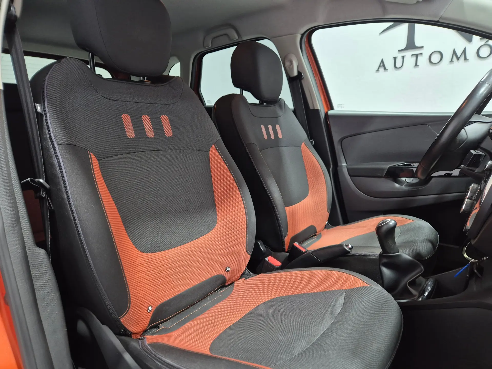 Renault Captur 1.5 dCi Exclusive 10