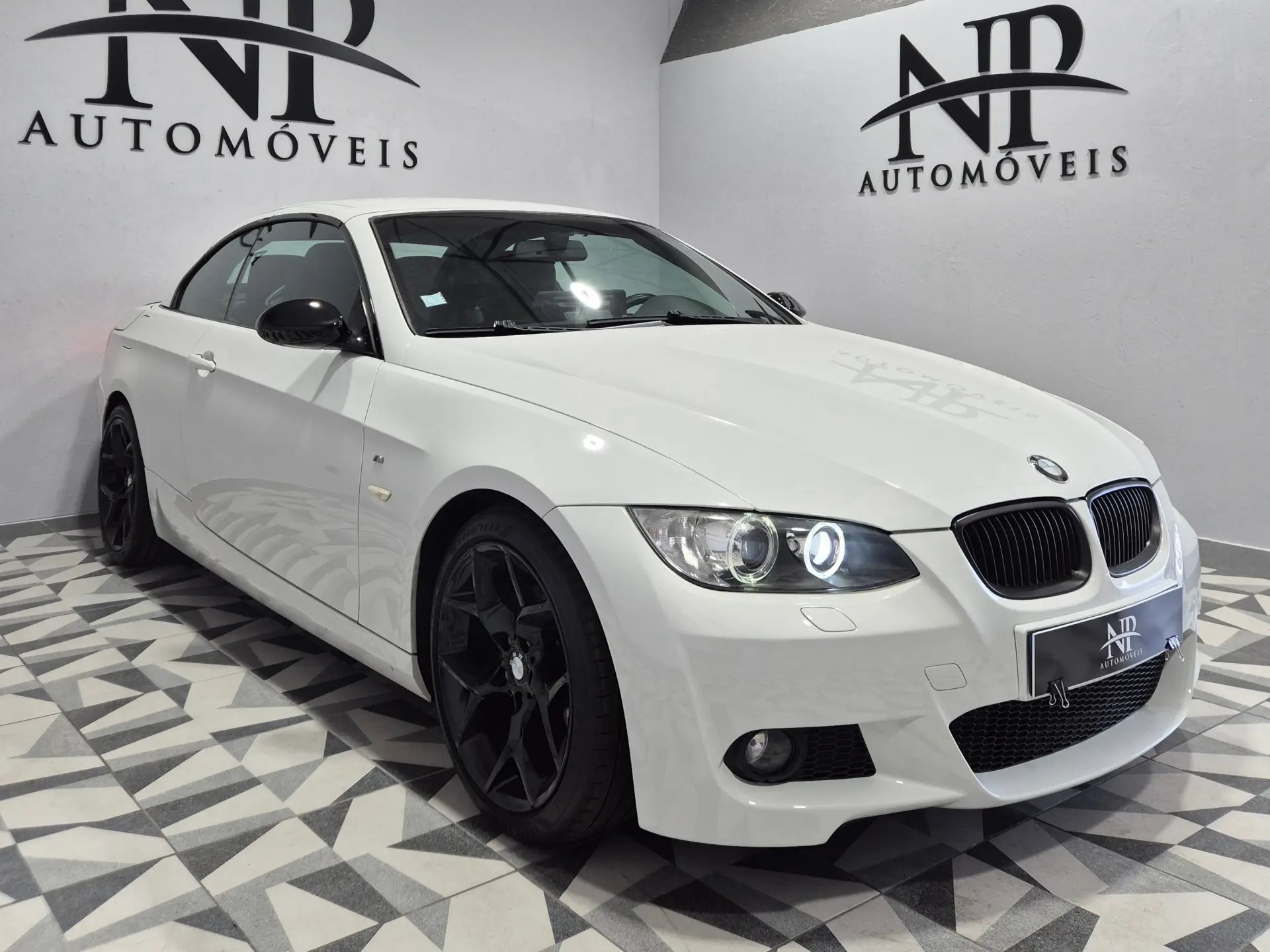 BMW 320 i Cabrio 11