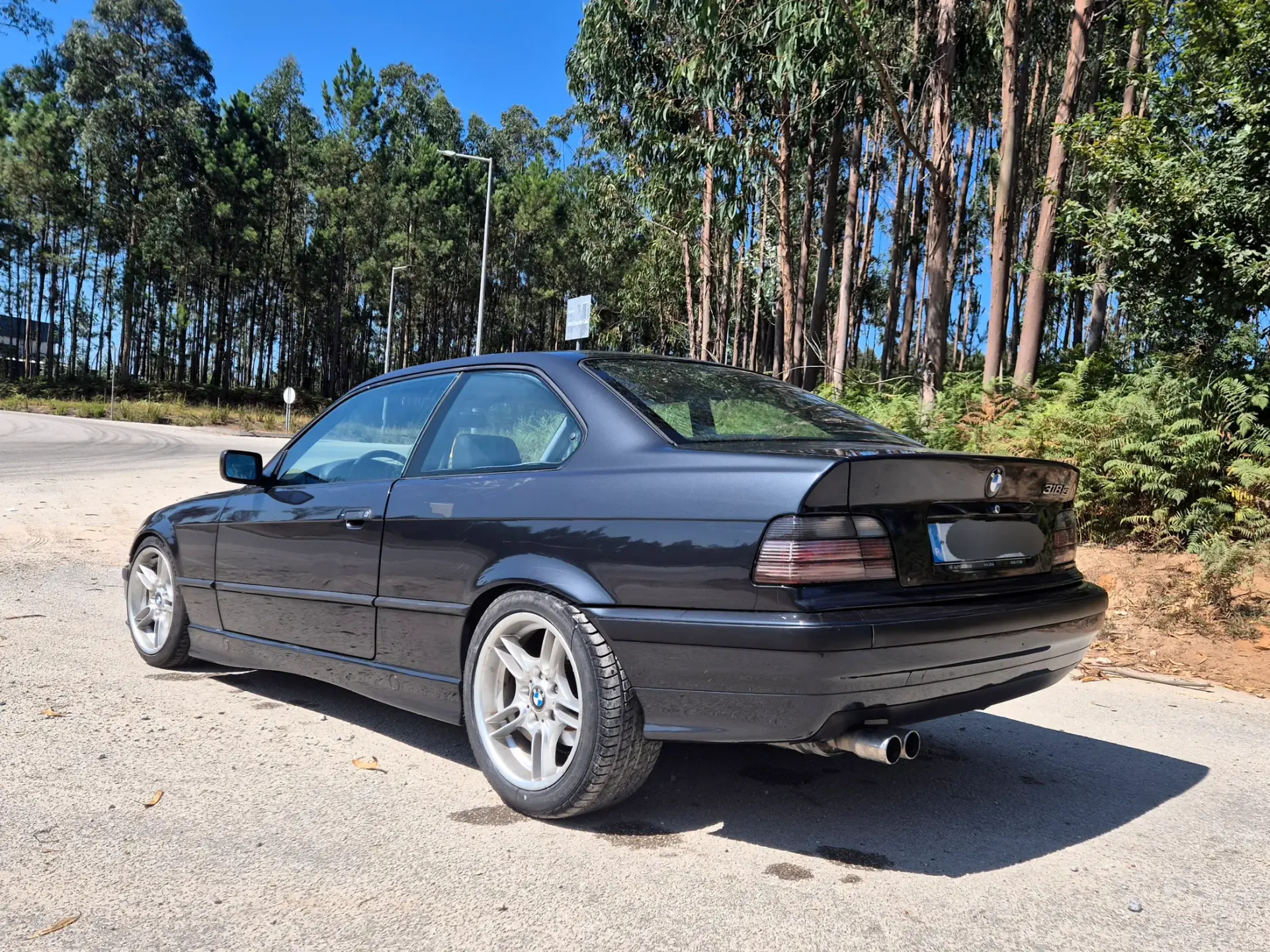 BMW 318 iS Coupé 2