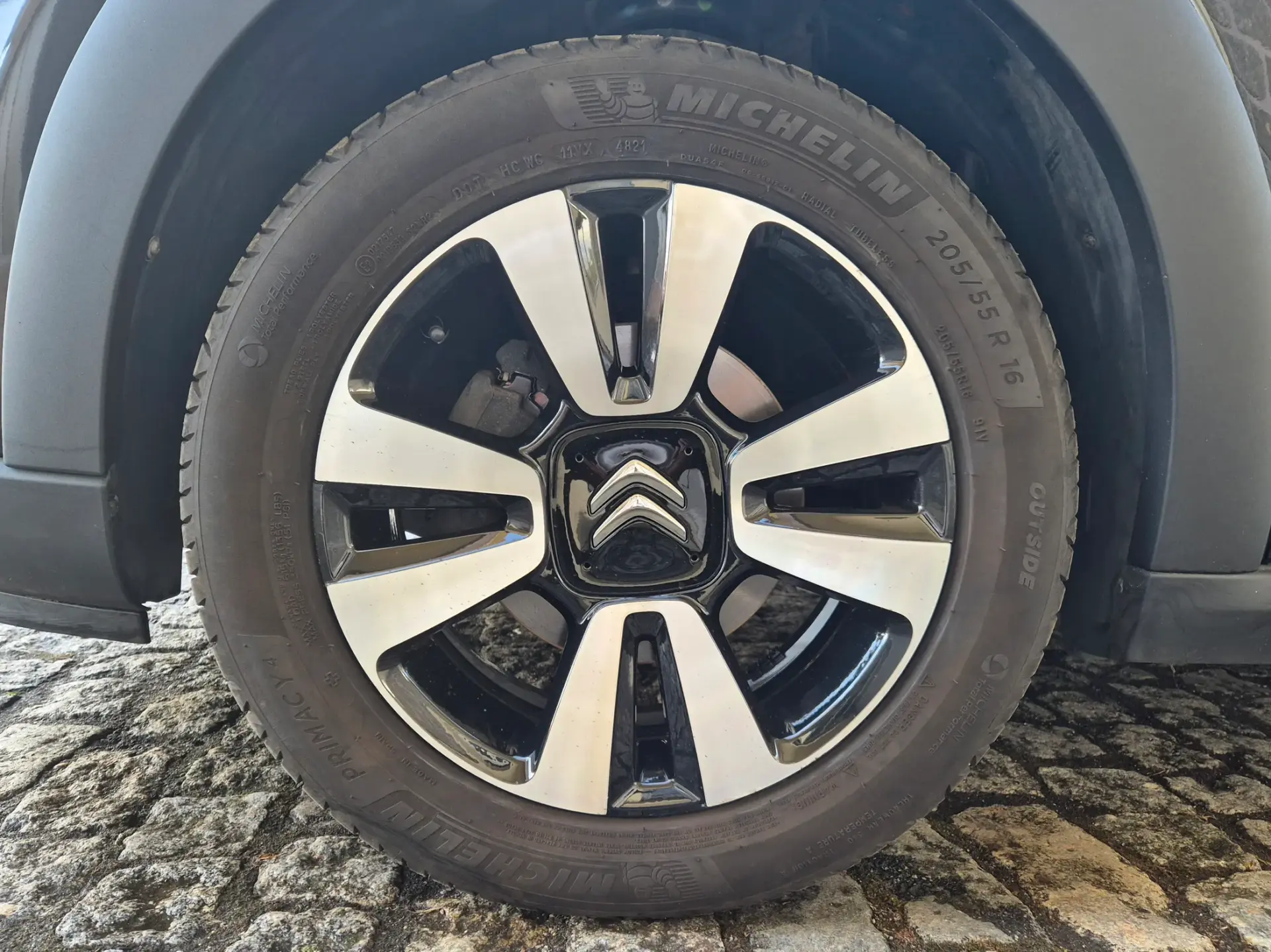 Citroen C3 1.2 PureTech Shine 9