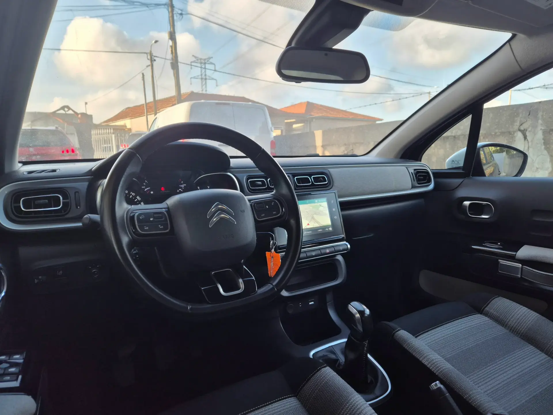Citroen C3 1.2 PureTech Shine 18