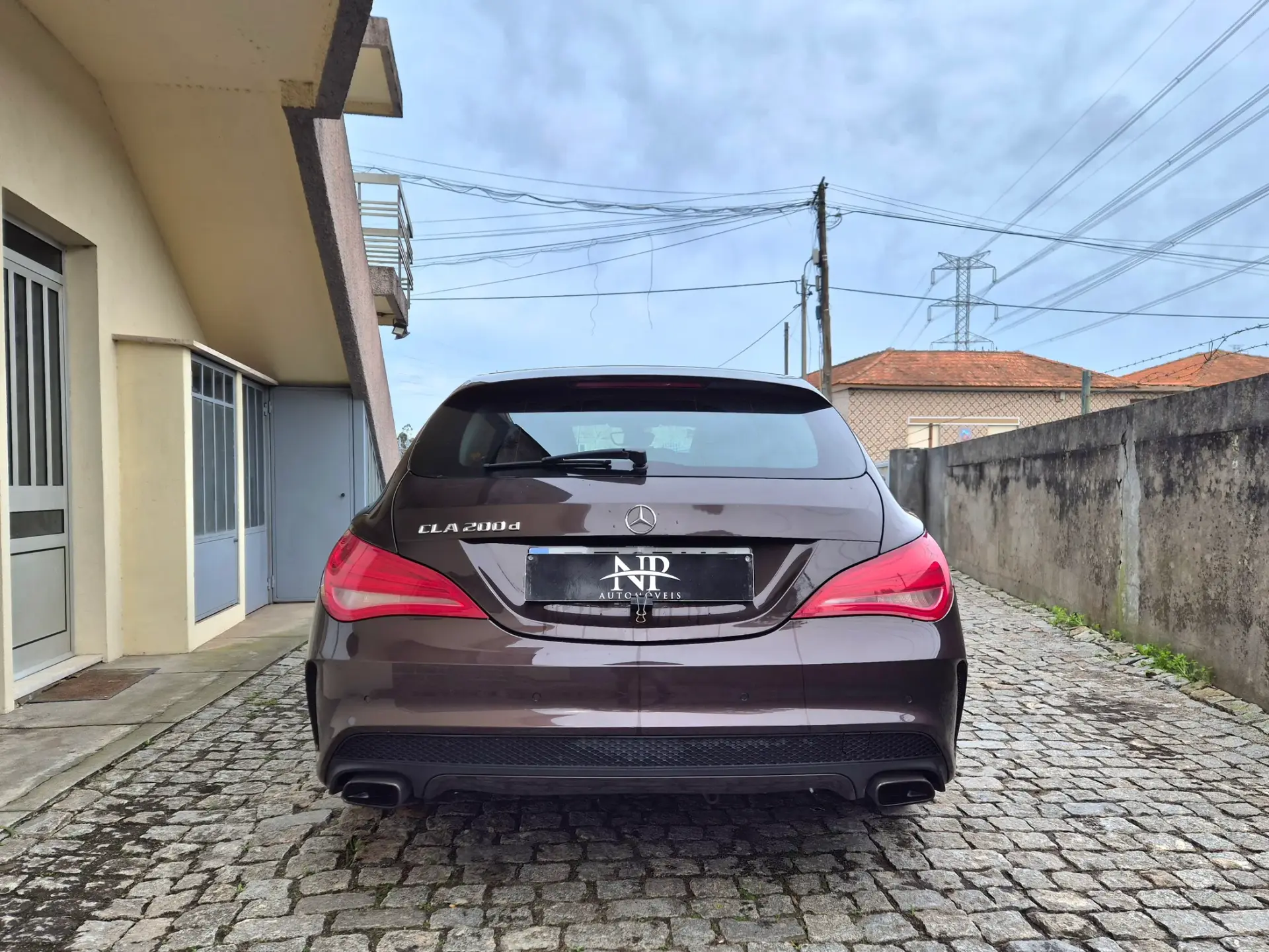Mercedes-Benz CLA 200 d Shooting Brake AMG Line Aut. 4