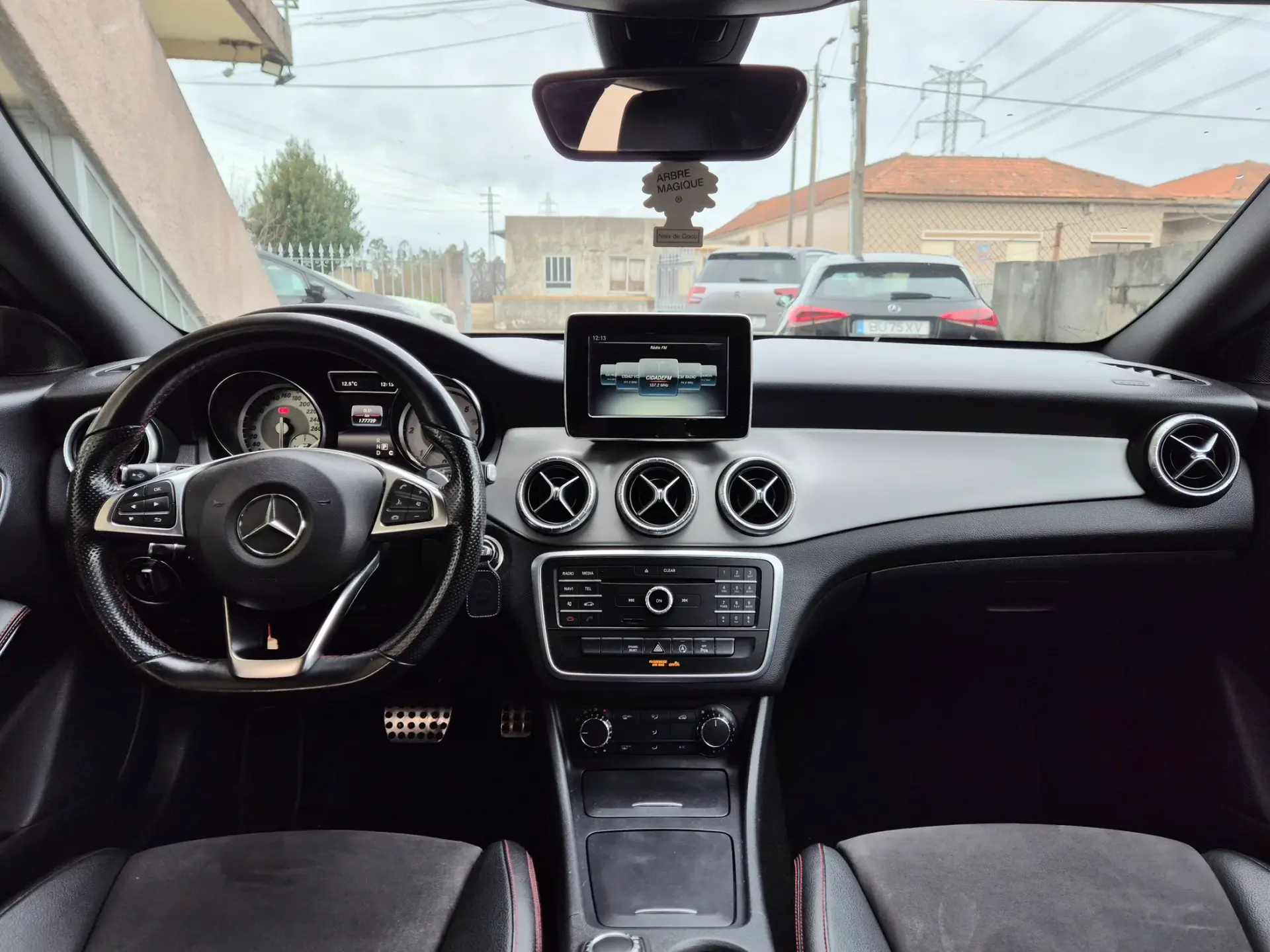 Mercedes-Benz CLA 200 d Shooting Brake AMG Line Aut. 16