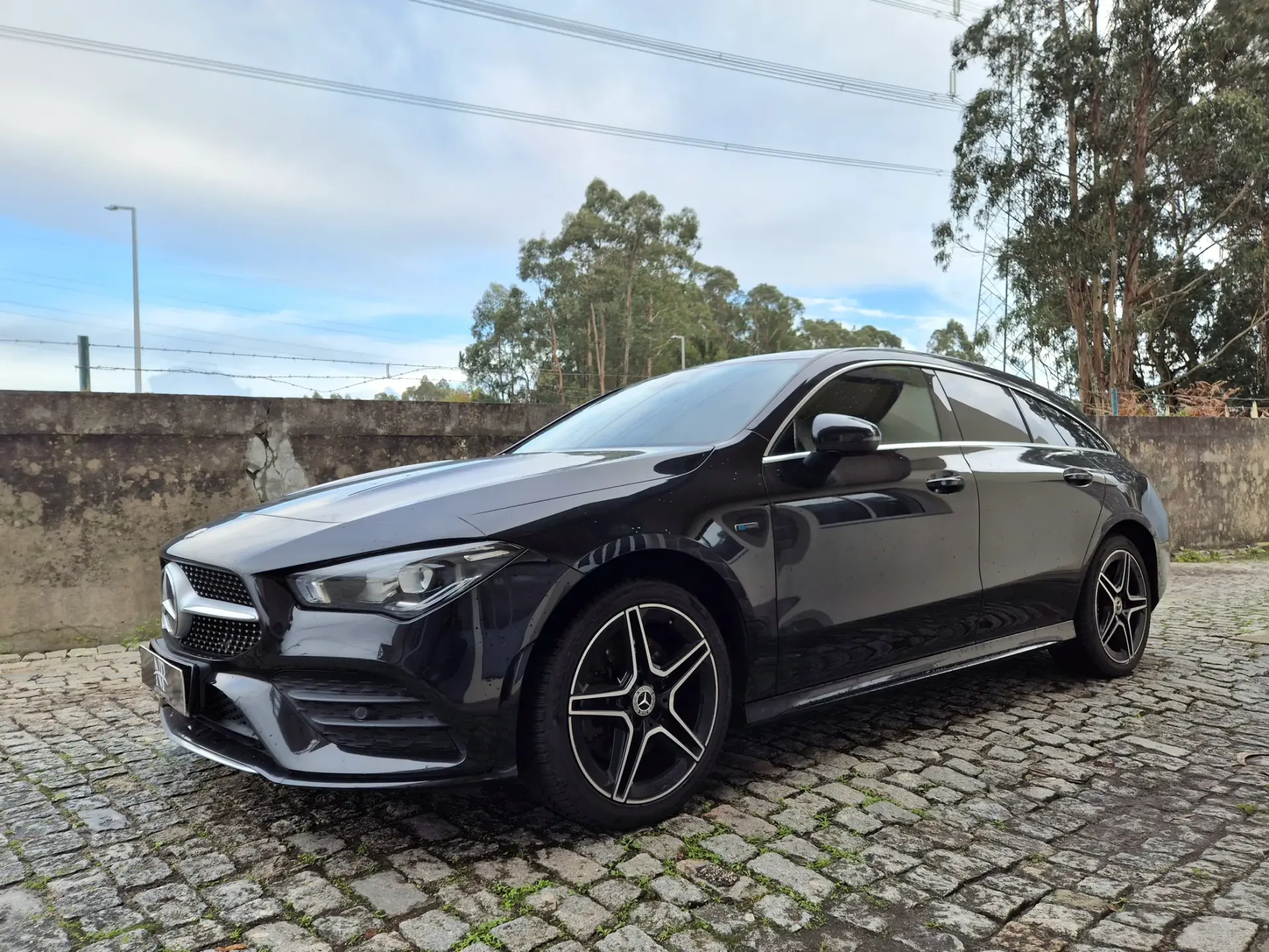 Mercedes-Benz CLA 250 e Shooting Brake AMG Line 1