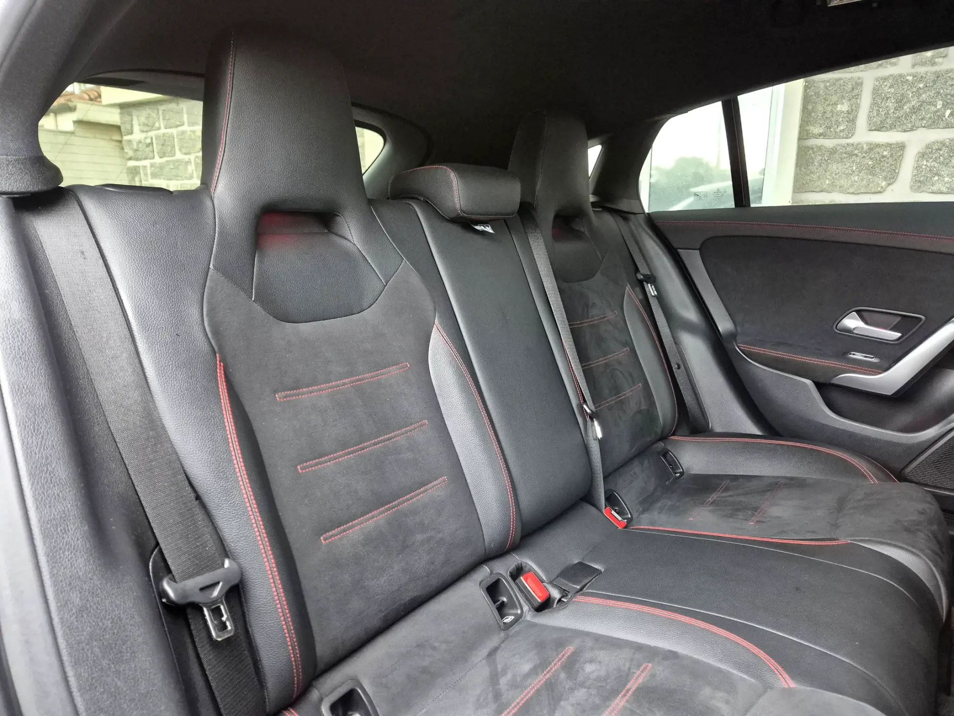 Mercedes-Benz CLA 250 e Shooting Brake AMG Line 11