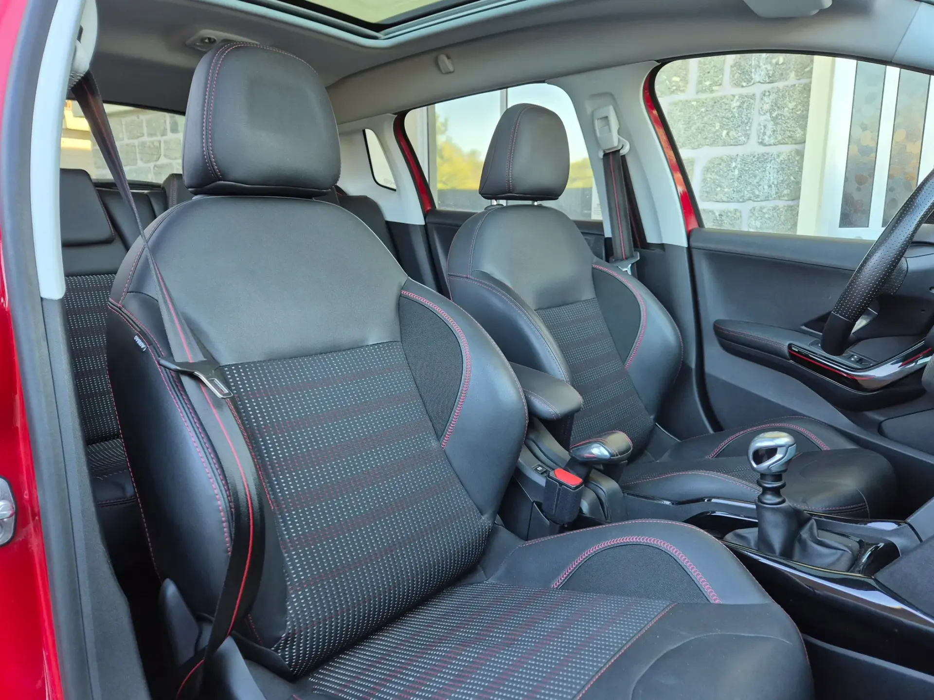 Peugeot 2008 1.6 BlueHDi GT Line 12