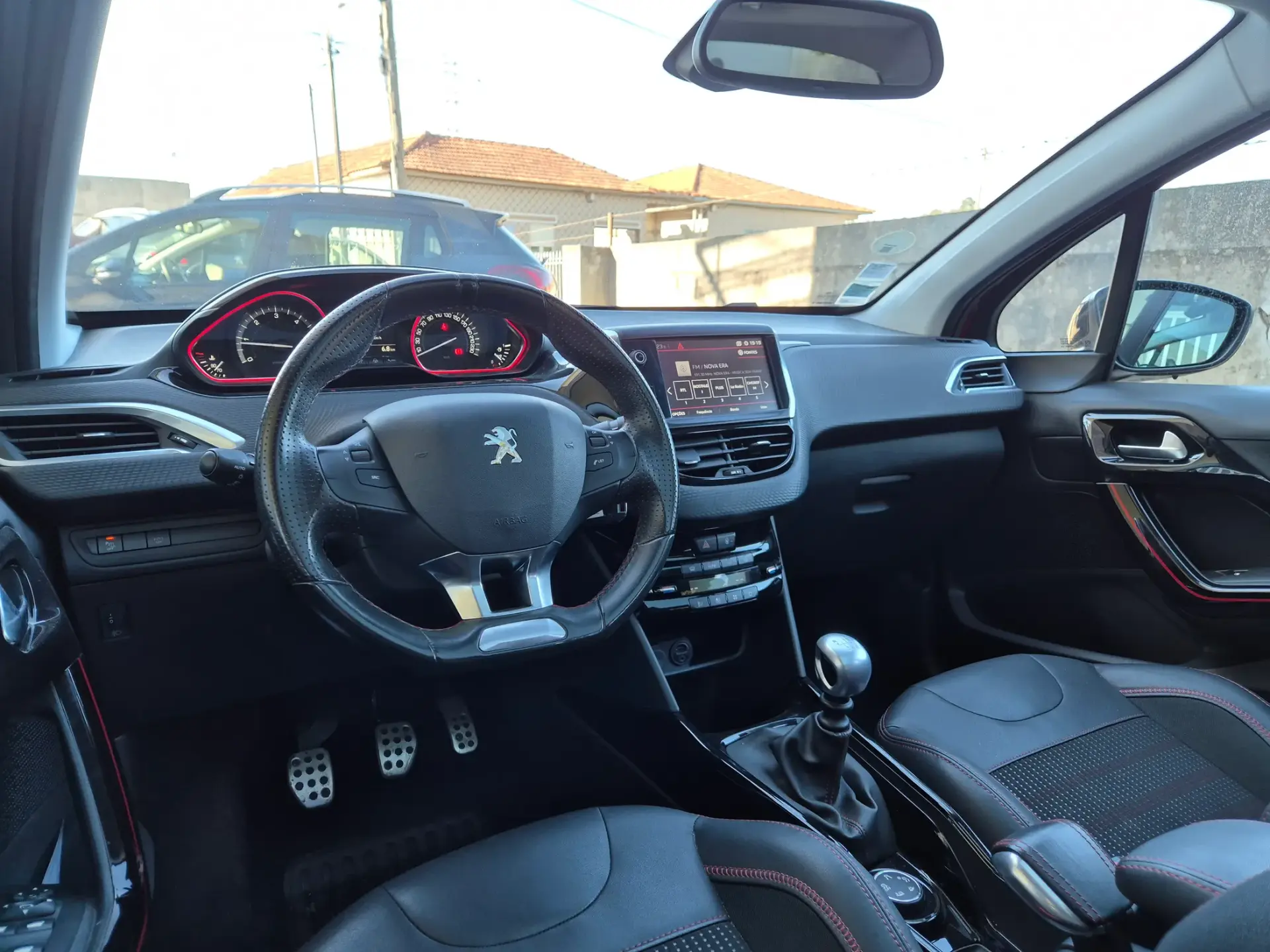 Peugeot 2008 1.6 BlueHDi GT Line 16