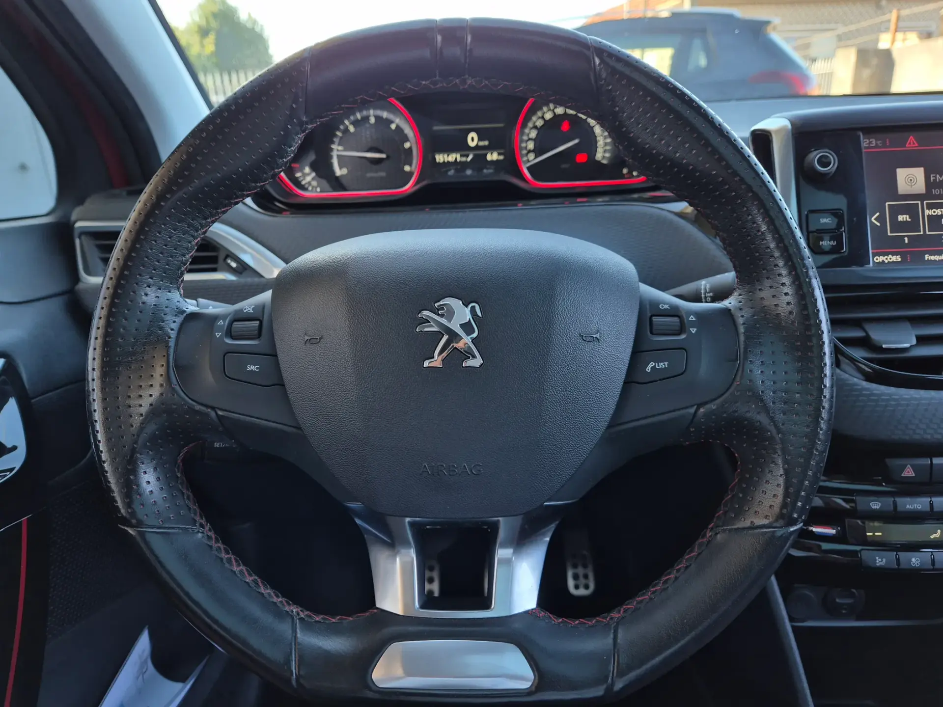 Peugeot 2008 1.6 BlueHDi GT Line 19