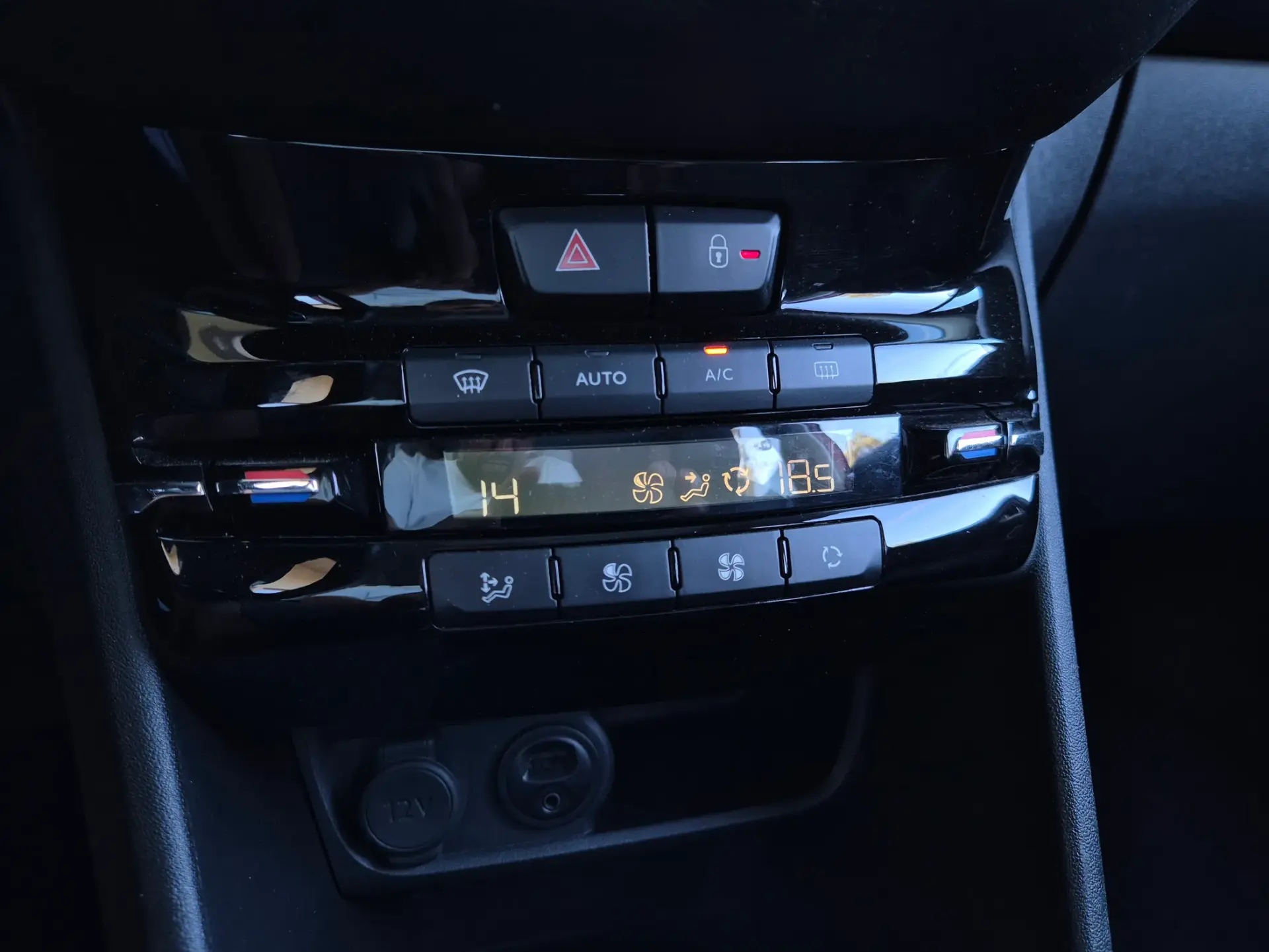 Peugeot 2008 1.6 BlueHDi GT Line 28