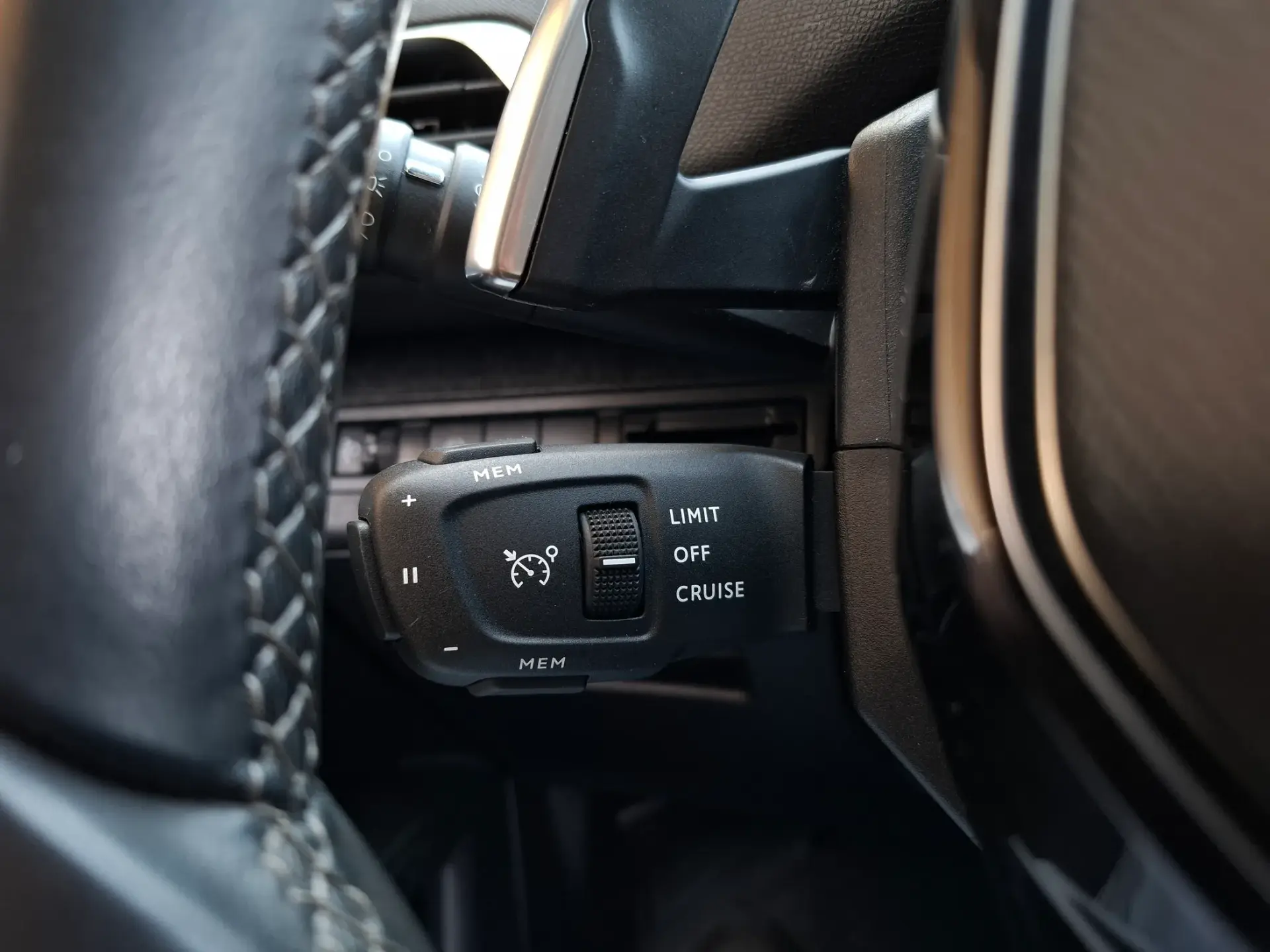 Peugeot 3008 1.5 BlueHDi Allure EAT8 27